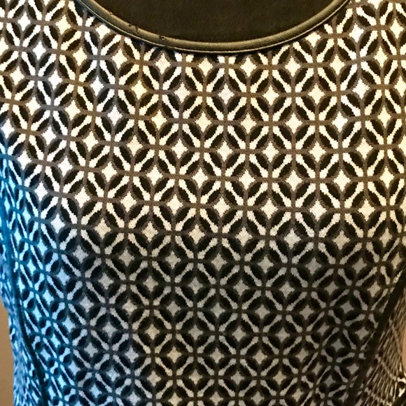 Apt. 9 sleeveless peplum top. - Picture 3 of 5